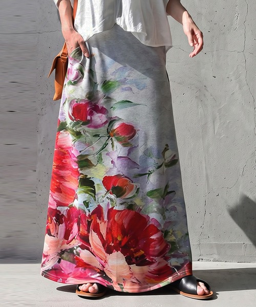 antiqua(アンティカ)の「花柄 Aライン ロングスカート(スカート・レディース・アイボリー/ブラック・ONESIZE)」の4枚目の写真