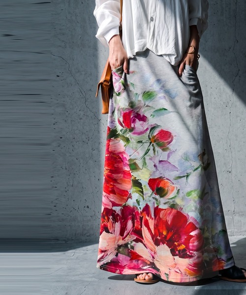 antiqua(アンティカ)の「花柄 Aライン ロングスカート(スカート・レディース・アイボリー/ブラック・ONESIZE)」の6枚目の写真