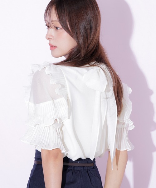 JILL by JILL STUART(ジルバイジルスチュアート)の「プリーツフリルシアーブラウス(シャツ/ブラウス・レディース・ブルー/ピンク/ホワイト・FREE)」の2枚目の写真