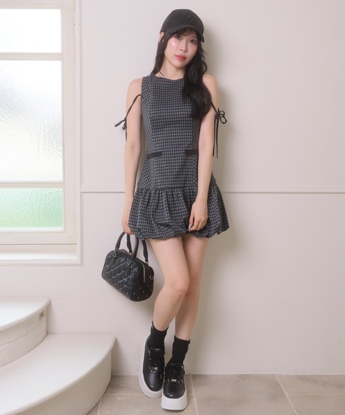 LIPSERVICE(リップサービス)の「バルーンヘムチェックノースリワンピース(ワンピース・レディース・ボルドー/ベージュ/グレー・FREE)」の6枚目の写真