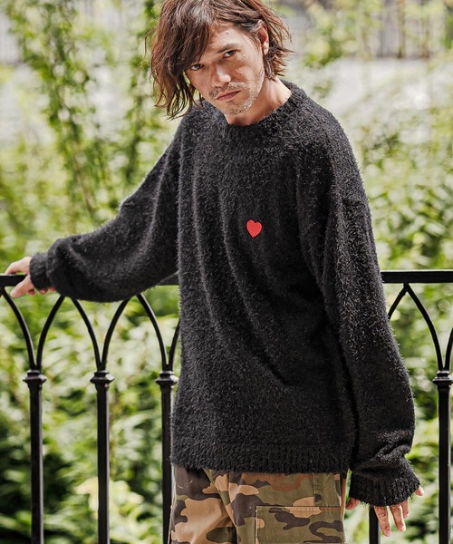 CAMBIO(カンビオ)の「mn3296-Feather Yarn Heart Crewneck Knit Pullover クルーネックニット(PF-262-017)(ニット/セーター・メンズ・ブラック/グレー/カーキ/ナチュラル・M/L)」の1枚目の写真
