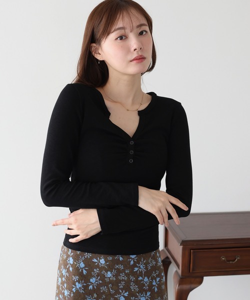 BLUEEAST（ブルーイースト）の「《4色展開》ギャザーヘンリーネックカットソー（Tシャツ/カットソー・レディース・グレー/ブラック/ホワイト/ブラウン・MEDIUM）」の11枚目の写真