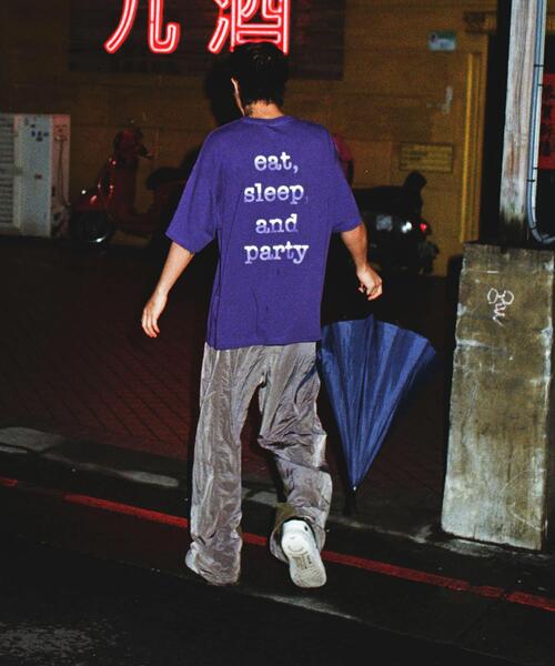 URBAN RESEARCH(アーバンリサーチ)の「thur. esp logo SHORT-SLEEVE T-SHIRTS(Tシャツ/カットソー・メンズ・ホワイト/ブルー/パープル・X-LARGE/LARGE/MEDIUM)」の19枚目の写真