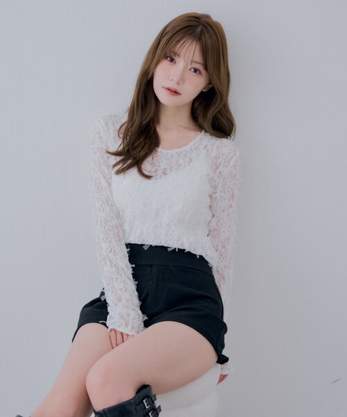 Chico(チコ)の「【SALON by Chico】バックフリルオープン3Dレーストップス(Tシャツ/カットソー・レディース・ライトベージュ/ブラック/ホワイト・FREE)」の5枚目の写真