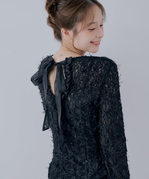 Chico(チコ)の「【SALON by Chico】バックフリルオープン3Dレーストップス(Tシャツ/カットソー・レディース・ライトベージュ/ブラック/ホワイト・FREE)」の12枚目の写真