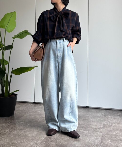 Jena espace merveilleux（ジェナ　エスパスメルヴェイユ）の「カーブデニムパンツ（デニムパンツ・レディース・ブルー/ブルー系その他・FREE）」の17枚目の写真