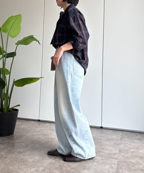 Jena espace merveilleux（ジェナ　エスパスメルヴェイユ）の「カーブデニムパンツ（デニムパンツ・レディース・ブルー/ブルー系その他・FREE）」の18枚目の写真