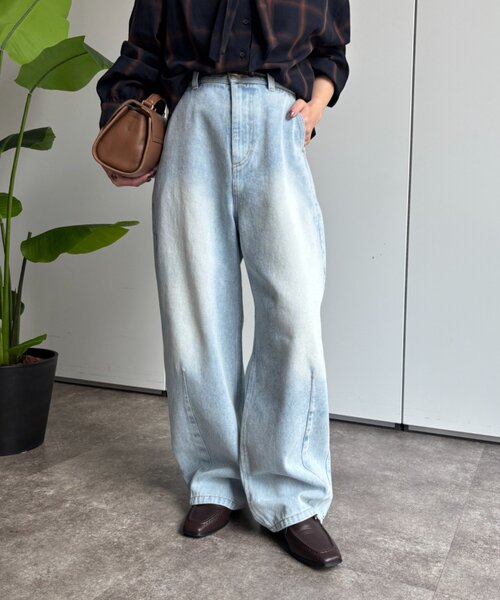 Jena espace merveilleux（ジェナ　エスパスメルヴェイユ）の「カーブデニムパンツ（デニムパンツ・レディース・ブルー/ブルー系その他・FREE）」の20枚目の写真