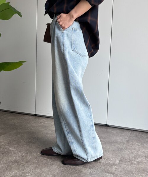 Jena espace merveilleux（ジェナ　エスパスメルヴェイユ）の「カーブデニムパンツ（デニムパンツ・レディース・ブルー/ブルー系その他・FREE）」の21枚目の写真
