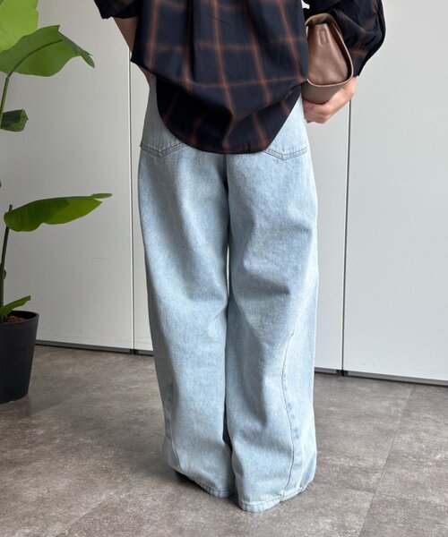 Jena espace merveilleux（ジェナ　エスパスメルヴェイユ）の「カーブデニムパンツ（デニムパンツ・レディース・ブルー/ブルー系その他・FREE）」の22枚目の写真