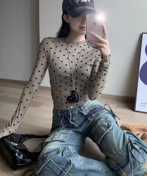 FAVORITO(ファヴォリート)の「クルーネックドット柄トップス(Tシャツ/カットソー・レディース・ブラウン・F)」の3枚目の写真