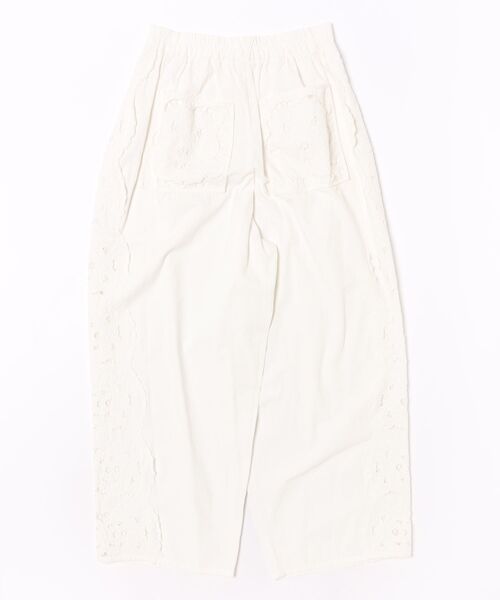 DRESSLAVE(ドレスレイブ)の「【VENIT/ヴェニット】CUT WORK LACE EMBROIDERY PANTS(その他パンツ・レディース・ホワイト・38)」の2枚目の写真
