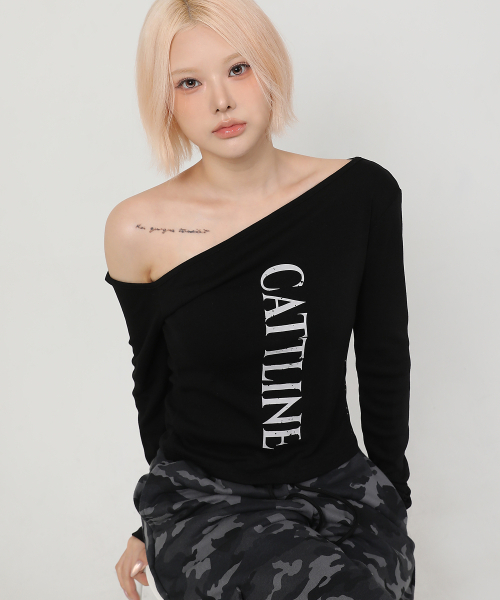 CATTLINE（カトリン）の「ワンショルダーロゴスナップTシャツ ブラック（Tシャツ/カットソー・レディース・ブラック・FREE）」の6枚目の写真