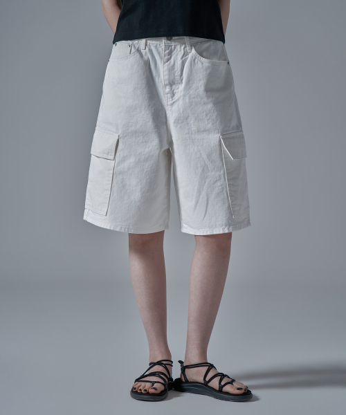 WAARFORWOMAN（ワール・フォー・ウーマン）の「W1138 カーゴショートパンツ_ホワイト（その他パンツ・レディース・その他・SMALL/MEDIUM/LARGE）」の4枚目の写真