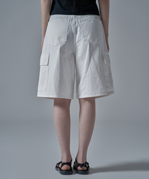 WAARFORWOMAN（ワール・フォー・ウーマン）の「W1138 カーゴショートパンツ_ホワイト（その他パンツ・レディース・その他・SMALL/MEDIUM/LARGE）」の6枚目の写真
