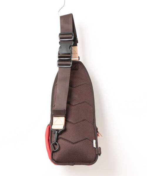 MAKAVELIC(マキャベリック)の「【SB】【MAKAVELIC】【COCOON 4 BODY BAG / ボディバッグ】(ボディバッグ/ウエストポーチ・メンズ・ブラック・FREE)」の2枚目の写真