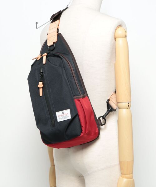MAKAVELIC(マキャベリック)の「【SB】【MAKAVELIC】【COCOON 4 BODY BAG / ボディバッグ】(ボディバッグ/ウエストポーチ・メンズ・ブラック・FREE)」の3枚目の写真