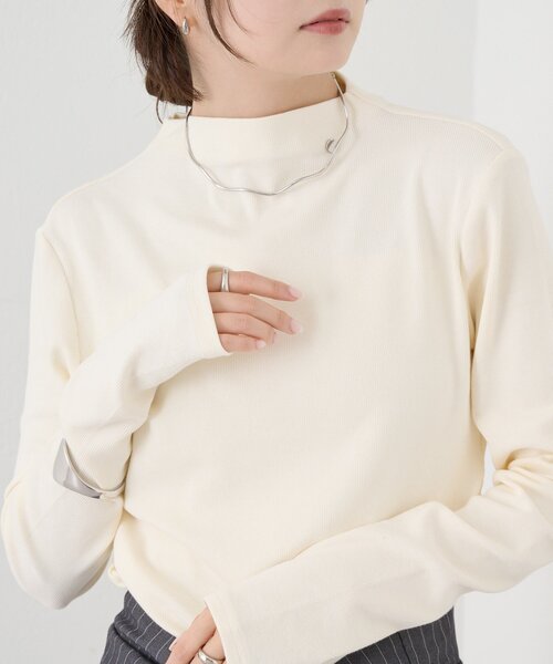 mystic(ミスティック)の「長袖プレート付きハイネックカットソー(Tシャツ/カットソー・レディース・ベージュ/チャコールグレー/アイボリー/ブラック・FREE)」の6枚目の写真