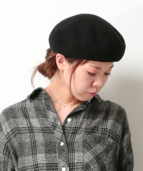 ikka（イッカ）の「バスクベレー帽（ハンチング/ベレー帽・レディース・ベージュ/チャコールグレー/ブラック/オレンジ・FREE）」の2枚目の写真