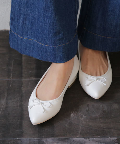 SESTO（セスト）の「ローヒールポインテッドトゥバレエシューズバレエパンプス（パンプス・レディース・ブラック系その他/ライトグレー/テラコッタ/ピンク/レッド/ネイビー/イエロー/パイソン/ブラック/ベージュ/ホワイト・23.5cm/22.5cm/24.5㎝/22.0cm/23.0cm/25.5cm/24.0cm）」の2枚目の写真