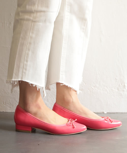 SESTO（セスト）の「ローヒールポインテッドトゥバレエシューズバレエパンプス（パンプス・レディース・ブラック系その他/ライトグレー/テラコッタ/ピンク/レッド/ネイビー/イエロー/パイソン/ブラック/ベージュ/ホワイト・23.5cm/22.5cm/24.5㎝/22.0cm/23.0cm/25.5cm/24.0cm）」の9枚目の写真