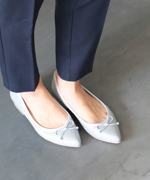 SESTO（セスト）の「ローヒールポインテッドトゥバレエシューズバレエパンプス（パンプス・レディース・ブラック系その他/ライトグレー/テラコッタ/ピンク/レッド/ネイビー/イエロー/パイソン/ブラック/ベージュ/ホワイト・23.5cm/22.5cm/24.5㎝/22.0cm/23.0cm/25.5cm/24.0cm）」の5枚目の写真