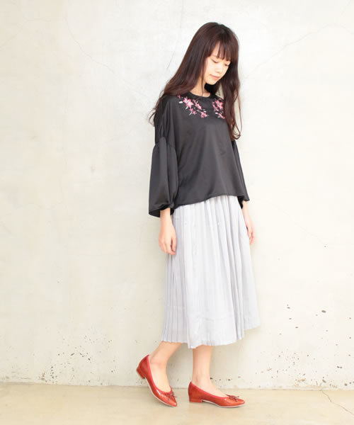 SESTO（セスト）の「ローヒールポインテッドトゥバレエシューズバレエパンプス（パンプス・レディース・ブラック系その他/ライトグレー/テラコッタ/ピンク/レッド/ネイビー/イエロー/パイソン/ブラック/ベージュ/ホワイト・23.5cm/22.5cm/24.5㎝/22.0cm/23.0cm/25.5cm/24.0cm）」の14枚目の写真