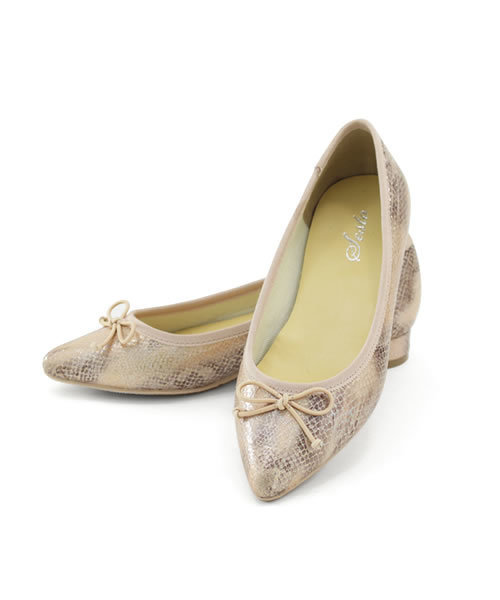 SESTO（セスト）の「ローヒールポインテッドトゥバレエシューズバレエパンプス（パンプス・レディース・ブラック系その他/ライトグレー/テラコッタ/ピンク/レッド/ネイビー/イエロー/パイソン/ブラック/ベージュ/ホワイト・23.5cm/22.5cm/24.5㎝/22.0cm/23.0cm/25.5cm/24.0cm）」の17枚目の写真