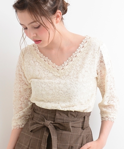 MAJESTIC LEGON（マジェスティックレゴン）の「【WEB限定価格】コードレースVプルオーバー（Tシャツ/カットソー・レディース・ボルドー/ブラック/アイボリー・MEDIUM/SMALL）」の2枚目の写真