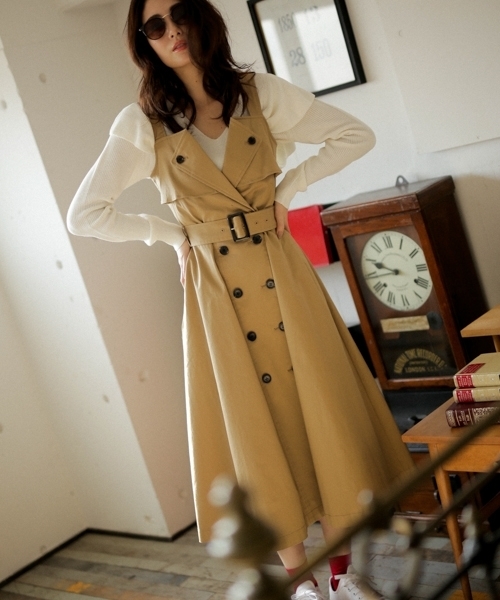 Andemiu（アンデミュウ）の「トレンチワンピース778542（ワンピース・レディース・ベージュ/ネイビー・SMALL/MEDIUM）」の2枚目の写真