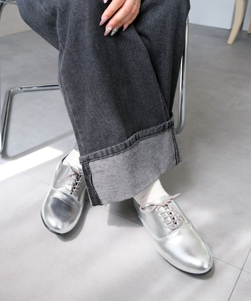 AmiAmi（アミアミ）の「【SS-3Lサイズ展開！】軽量レースアップ フラット シューズ（ローファー・レディース・シルバー/ブラック系その他/ブラック/ホワイト/シルバー系その他・S/M/L/LL/SS/3L）」の6枚目の写真