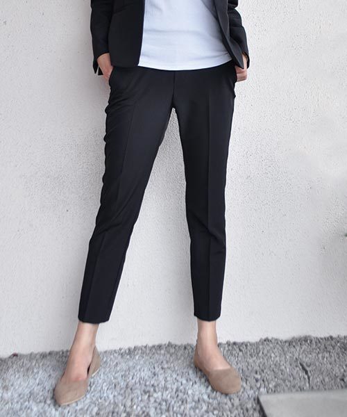 COLONY 2139(コロニートゥーワンスリーナイン)の「【セットアップ可】マルチストレッチテーパードパンツ(その他パンツ・レディース・ブラック/カーキ・MEDIUM/SMALL)」の2枚目の写真