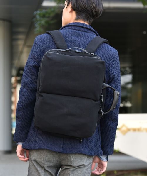 SHIPS（シップス）の「SC: マイクロスエード 3WAY ブリーフ バックパック（バックパック/リュック・メンズ・ブラック/ネイビー・ONE SIZE）」の2枚目の写真