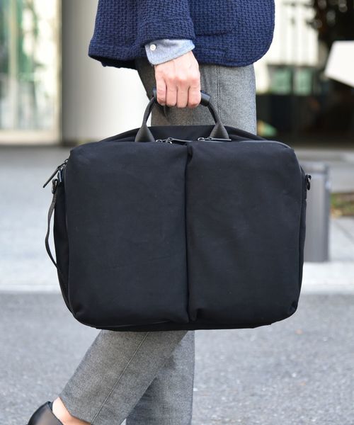 SHIPS（シップス）の「SC: マイクロスエード 3WAY ブリーフ バックパック（バックパック/リュック・メンズ・ブラック/ネイビー・ONE SIZE）」の3枚目の写真