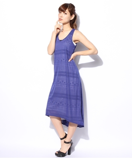 AZUL by moussy（アズールバイマウジー）の「オルティガオパールマキシインナー付きタンクOP（ワンピース・レディース・オフホワイト/ブラック/ネイビー・LARGE/MEDIUM/SMALL）」の3枚目の写真