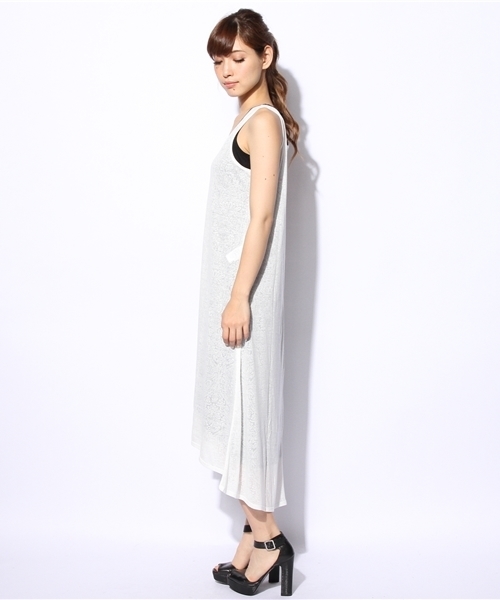 AZUL by moussy（アズールバイマウジー）の「オルティガオパールマキシインナー付きタンクOP（ワンピース・レディース・オフホワイト/ブラック/ネイビー・LARGE/MEDIUM/SMALL）」の9枚目の写真