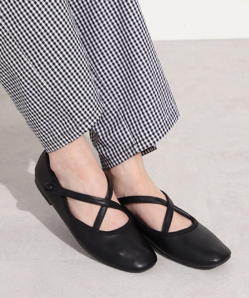 one after another NICE CLAUP（ワンアフターアナザーナイスクラップ）の「カンフーシューズ（その他シューズ・レディース・アイボリー/ブラック・SMALL/MEDIUM/LARGE）」の2枚目の写真