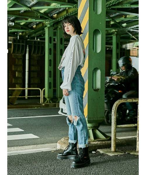 jouetie(ジュエティ)の「フラワーフォトロンT(Tシャツ/カットソー・レディース・ブラック/オフホワイト/ライトブルー・MEDIUM)」の13枚目の写真