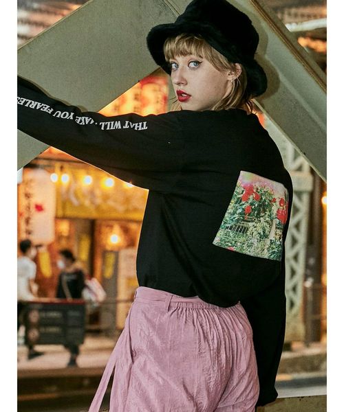 jouetie(ジュエティ)の「フラワーフォトロンT(Tシャツ/カットソー・レディース・ブラック/オフホワイト/ライトブルー・MEDIUM)」の15枚目の写真