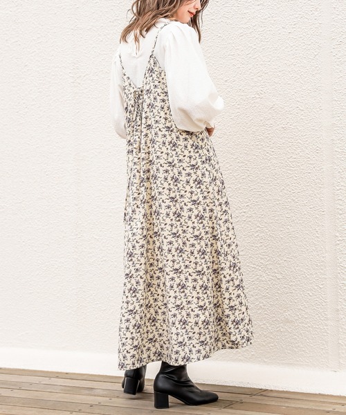 one after another NICE CLAUP（ワンアフターアナザーナイスクラップ）の「【ZOZO限定】フレアキャミワンピース（ワンピース・レディース・アイボリー/ブルーグレー/ホワイト系その他/ブラウン系その他/ブルー系その他/ベージュ系その他/ブラック/ダークブルー/キャメル・FREE）」の7枚目の写真