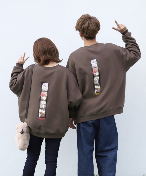 PairPair（ペアペア）の「ユニークバックプリントスウェット(ユニセックス)（スウェット・レディース・ホワイト/ブラック/オフホワイト/アイボリー/モカ/スミクロ・MEDIUM/LARGE）」の6枚目の写真