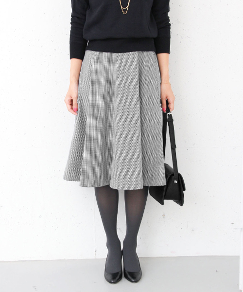 URBAN RESEARCH DOORS WOMENS（アーバンリサーチ ドアーズ ウィメンズ）の「DOORS クラシックフレアースカート（スカート・レディース・チャコールグレー/グレー系その他/ブラック・ONE）」の5枚目の写真