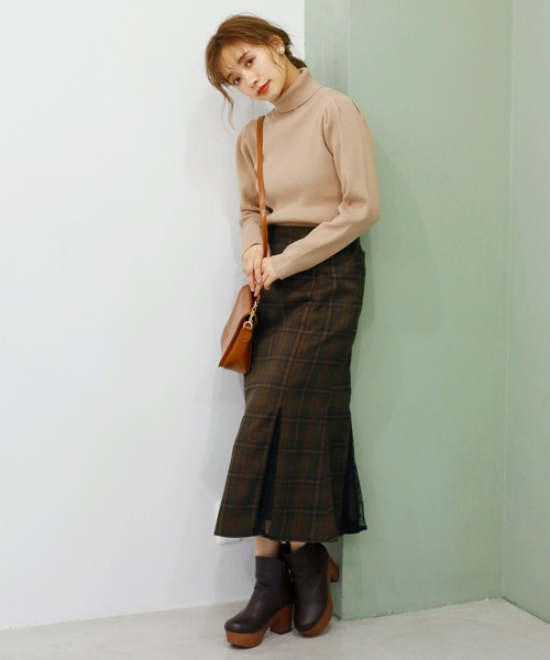 one after another NICE CLAUP(ワンアフターアナザーナイスクラップ)の「ハイネックシンプルニット(ニット/セーター・レディース・ブラック/ベージュ/アイボリー/ピンクベージュ・FREE)」の7枚目の写真