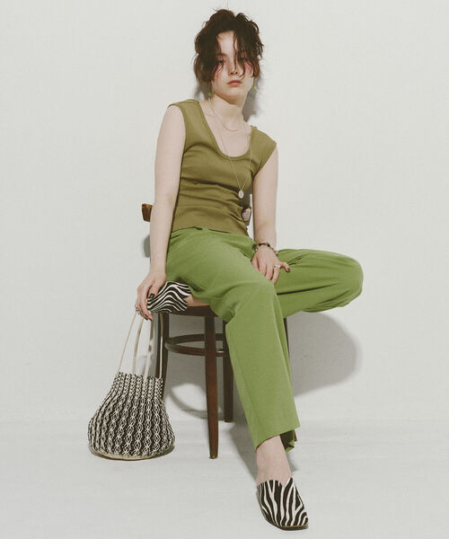 Ray BEAMS（レイビームス）の「Ray BEAMS / ラウンドネック ノースリーブ Tシャツ（タンクトップ・レディース・ライトグレー/ブラック/レッド系その他/グリーン系その他2・ONE SIZE）」の13枚目の写真