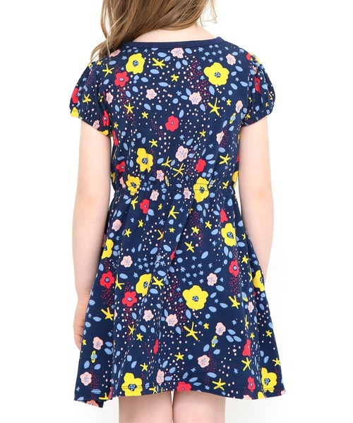 Design Tshirts Store graniph(デザイン ティーシャツ ストア グラニフ)の「フラワーアンドプラネット|キッズ総柄パフスリーブワンピース(ネイビー)(ワンピース・キッズ・ネイビー・90/110/130)」の3枚目の写真