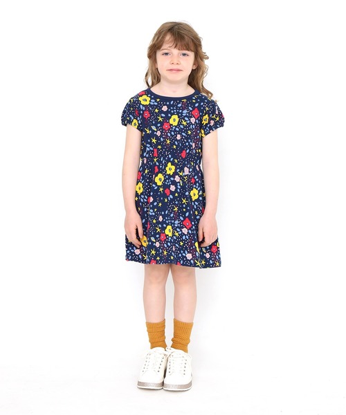Design Tshirts Store graniph(デザイン ティーシャツ ストア グラニフ)の「フラワーアンドプラネット|キッズ総柄パフスリーブワンピース(ネイビー)(ワンピース・キッズ・ネイビー・90/110/130)」の5枚目の写真