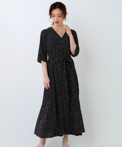 Sono(ソーノ)の「【SONO/ソーノ】カシュクールドットワンピース(ワンピース・レディース・ブラック/キャメル・1)」の2枚目の写真