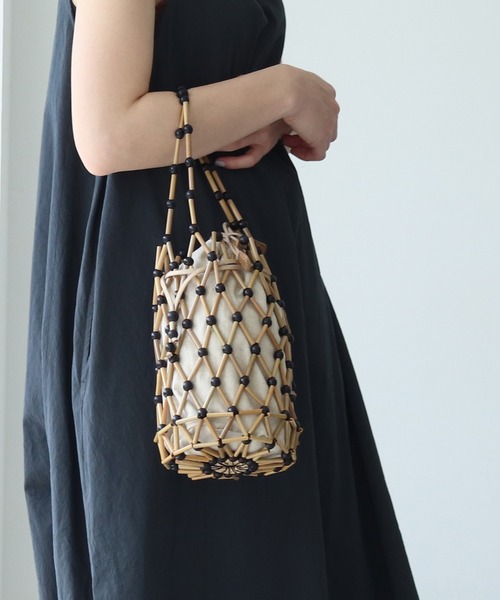 bulle de savon（ビュルデサボン）の「BAGMATI BBK20-SS25 ウッド巾着バッグ（かごバッグ・レディース・ブラック/アイボリー・FREE）」の7枚目の写真