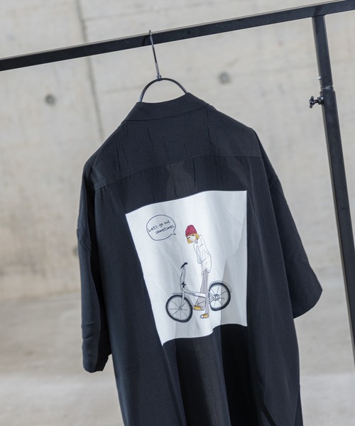 Limited Line Naive Magic（リミテッドラインナイーブマジック）の「【a】シルクタッチ ポリエステル バックプリント半袖シャツ（シャツ/ブラウス・メンズ・ベージュ系その他/ホワイト系その他/ホワイト/ベージュ/ブラック/マルチ/ブルー/ブルー系その他/ブラウン/ホワイト系その他3/ブルー系その他3/ベージュ系その他3/ブラック系その他2/その他1/ブラック系その他/ブラウン系その他2/ブルー系その他2/ベージュ系その他2/ホワイト系その他2/その他/ブルー系その他4/ホワイト系その他4/ブラック系その他3・LARGE/MEDIUM/X-LARGE）」の8枚目の写真