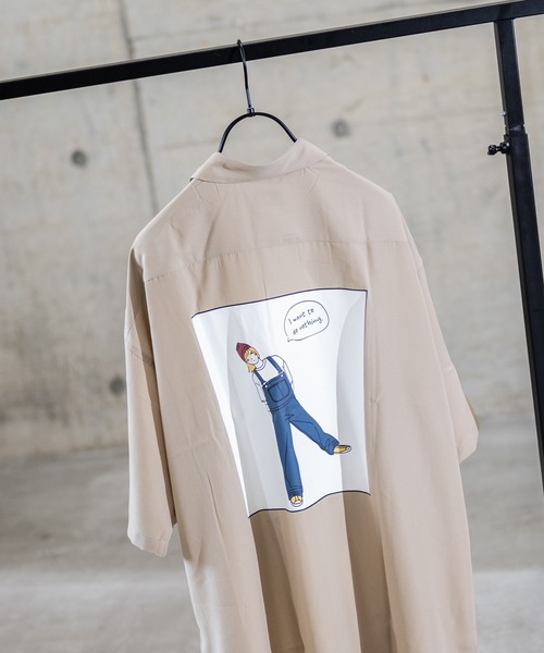 Limited Line Naive Magic（リミテッドラインナイーブマジック）の「【a】シルクタッチ ポリエステル バックプリント半袖シャツ（シャツ/ブラウス・メンズ・ベージュ系その他/ホワイト系その他/ホワイト/ベージュ/ブラック/マルチ/ブルー/ブルー系その他/ブラウン/ホワイト系その他3/ブルー系その他3/ベージュ系その他3/ブラック系その他2/その他1/ブラック系その他/ブラウン系その他2/ブルー系その他2/ベージュ系その他2/ホワイト系その他2/その他/ブルー系その他4/ホワイト系その他4/ブラック系その他3・LARGE/MEDIUM/X-LARGE）」の16枚目の写真